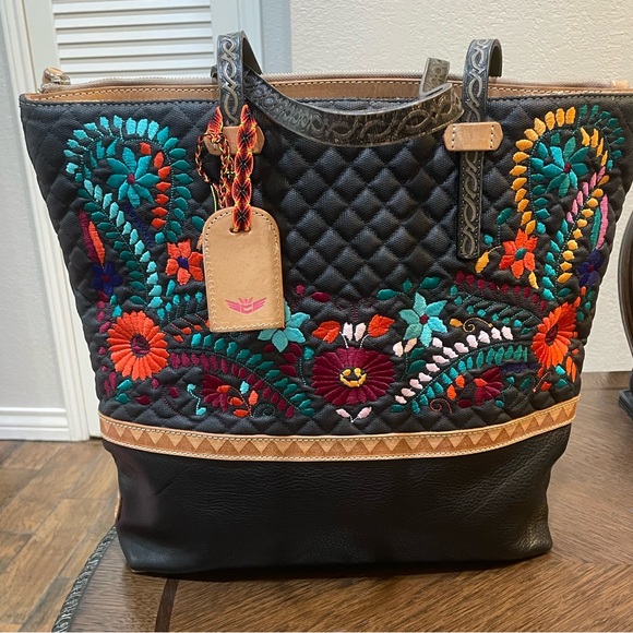 Consuela Venice Market Tote
(Discontinued Pattern) - Picture 1 of 10